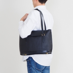通勤・通学など毎日使えるシンプルなA4トート