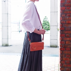 ウォレットポシェットとしても