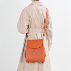 <a href=”https://www.itagaki.co.jp/products/items/P022.html”>別売りショルダー(P022)</a>をつけて