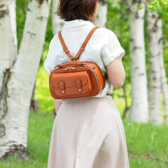付属の背負いバンドを付けてリュックサックに