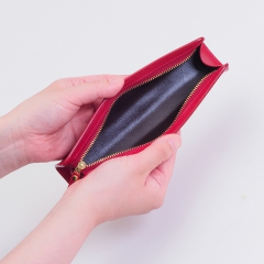 レッド　内装
