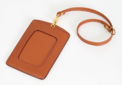 <a href=”E280H.html”>シンプルパス入れ(E280)</a>のハトメ穴に取り付けてお使いいただく<br>専用ストラップです
