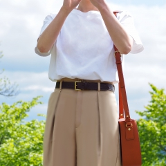 ダークブラウン