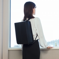 ぴったりと背中に吸い付くような背負い心地