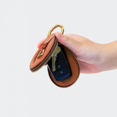 存在感のある、あぶみが目を引くデザイン