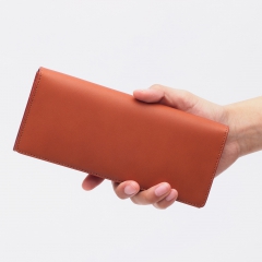 薄くシンプルなデザイン