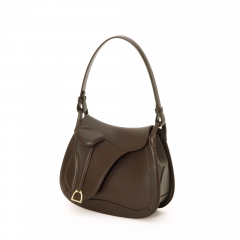 <a href=”https://www.itagaki.co.jp/products/items/P014.html”>別売りハンドル(P014)</a>をつけて