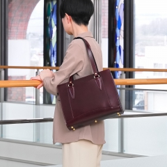 奥深いボルドーカラー