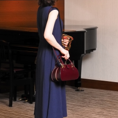 <a href=”https://www.itagaki.co.jp/products/items/PB02421.html”>別売りショルダー(P024B)</a>をつけて