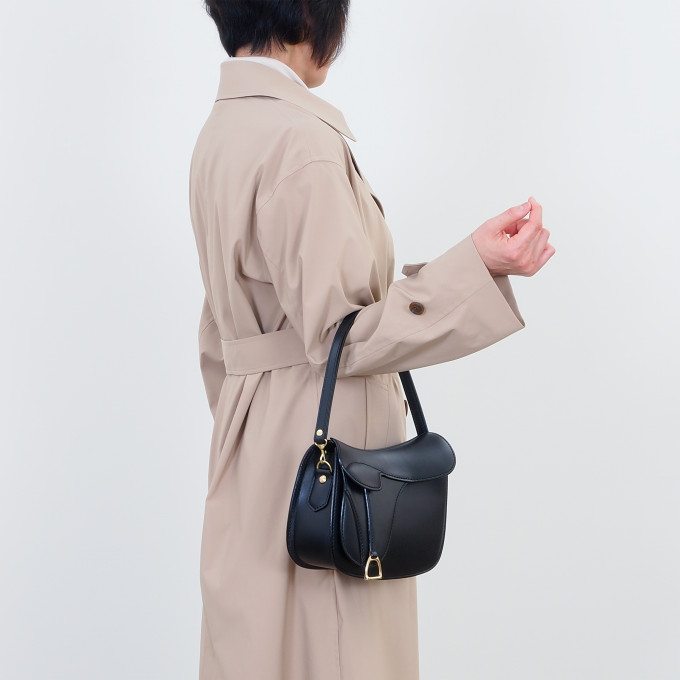 <a href=”https://www.itagaki.co.jp/products/items/P012.html”>別売りハンドル(P012)</a>をつけて