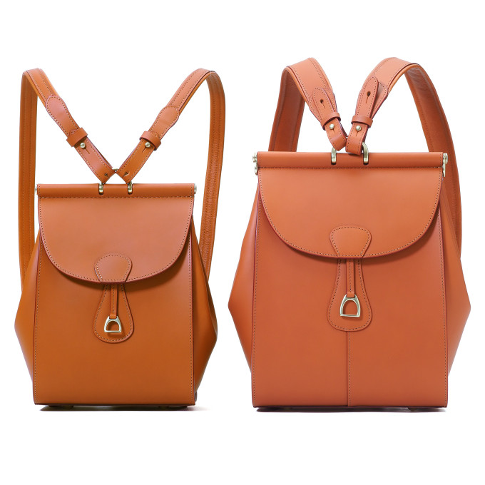 <a href=”https://www.itagaki.co.jp/products/items/E923.html”>E923 あぶみリュック</a>(左)とあぶみリュック大(右)