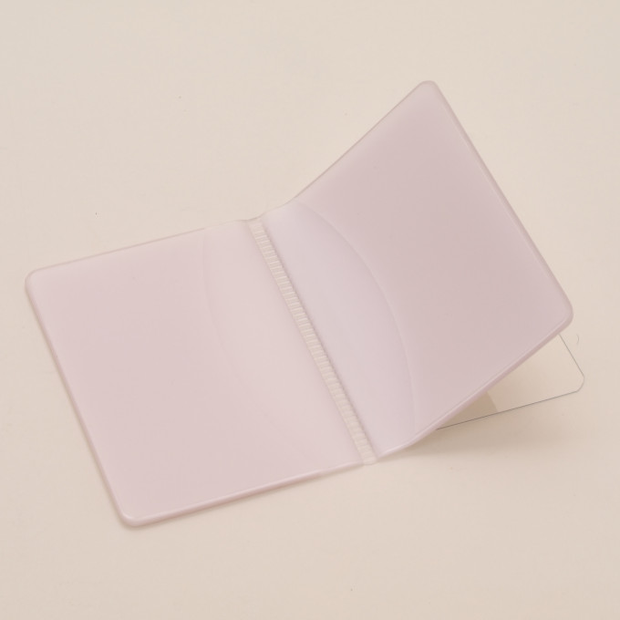 <a href=”https://www.itagaki.co.jp/products/items/E268.html”>クリアーポケット付カード入れ(E268)</a>取り換え用クリアーケース