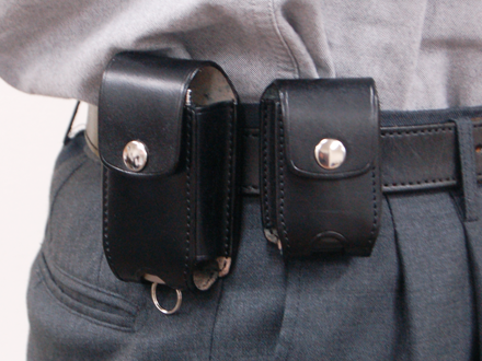 右は<a href=”https://www.itagaki.co.jp/products/items/E288S.html”>スマートエントリーケースS(E288S)</a>