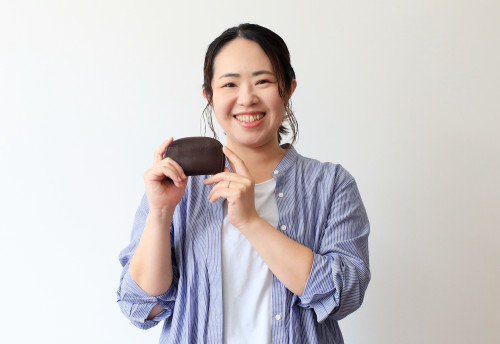 いたがき社員の愛用品　プレイングドル入れ