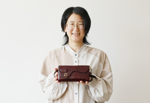 いたがき社員の愛用品　鞍 束入れ（ショルダー仕様）