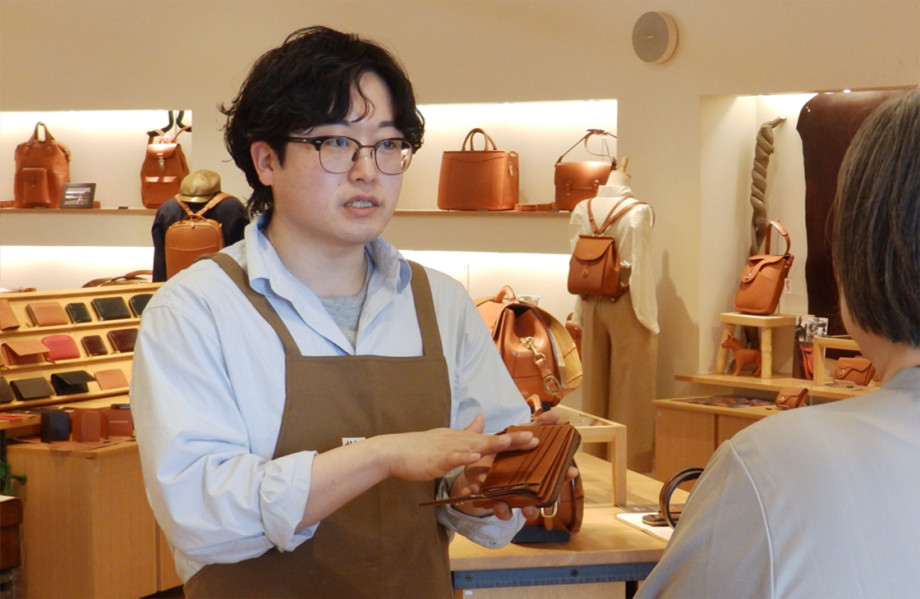 本社工房の職人・伊藤 駿介