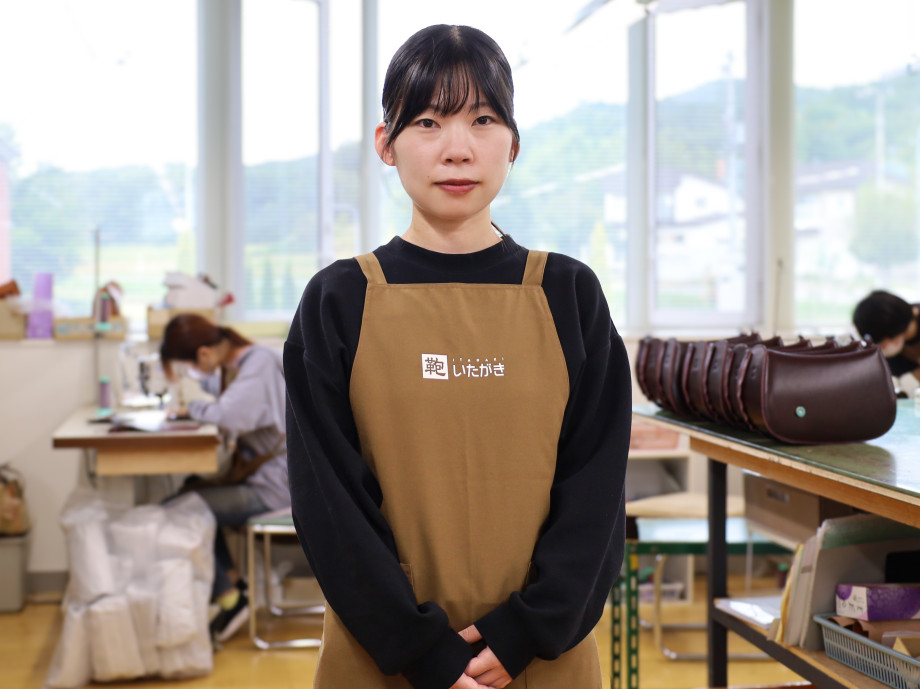 大島 奈美（勤務歴１０年）　製造部・鞍班